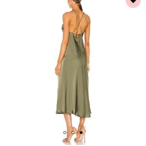 Gaia Dress
ASTR the Label
Color: Sage
Size: S
Qty: 1
